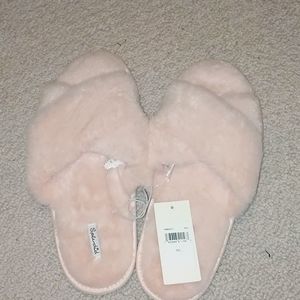 Pink/cream fuzzy slippers